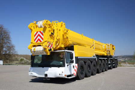 Brazil’s Darcy Pacheco adds giant Liebherr mobile crane