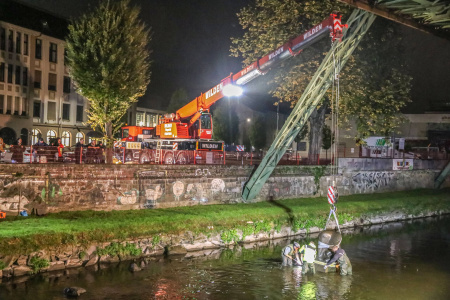 Liebherr crane rescues ‘elephant’ from the River Wupper, Germany