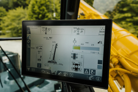Liebherr launches 3rd generation of LICCON crane control system