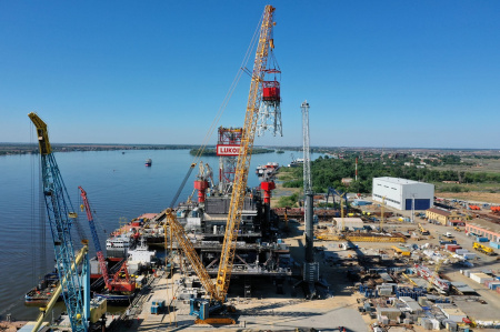 Sarens gives Lukoil a lift in Astrakhan